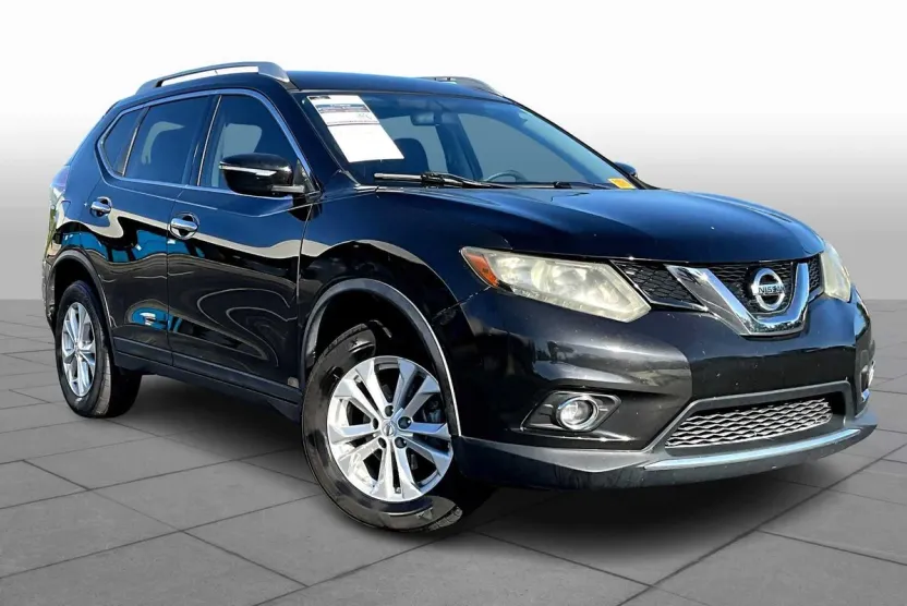 2015 Nissan Rogue SV photo 1