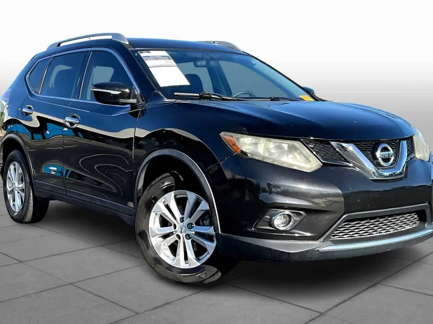 2015 Nissan Rogue SV photo 1