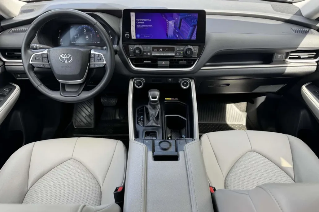 2024 Toyota Grand Highlander XLE photo 1