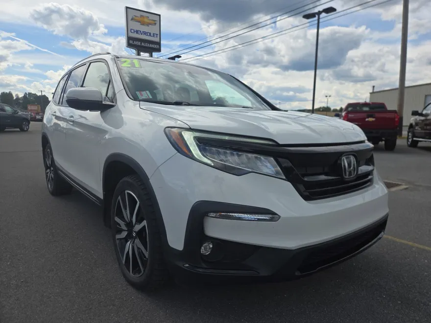 2021 Honda Pilot Black Edition photo 1