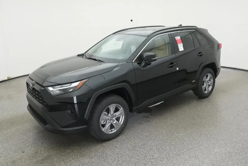 2025 Toyota RAV4 Hybrid XLE photo 1