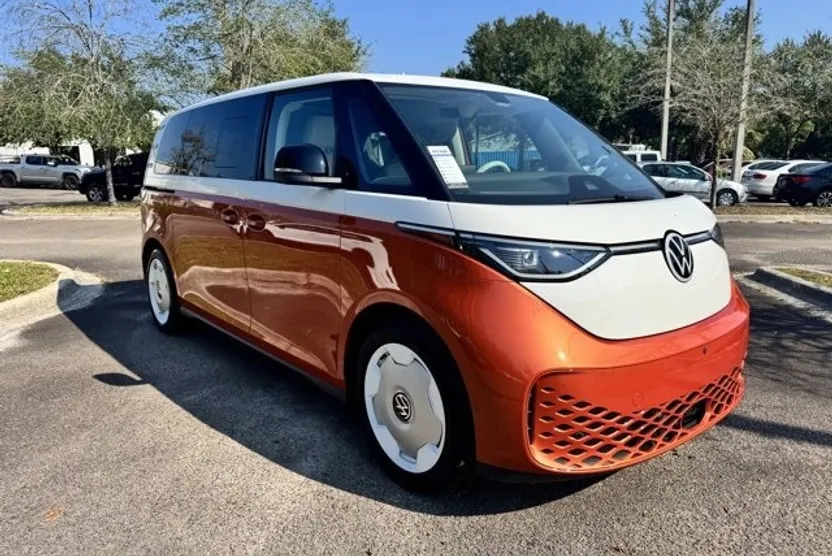 2025 Volkswagen ID. Buzz photo 1