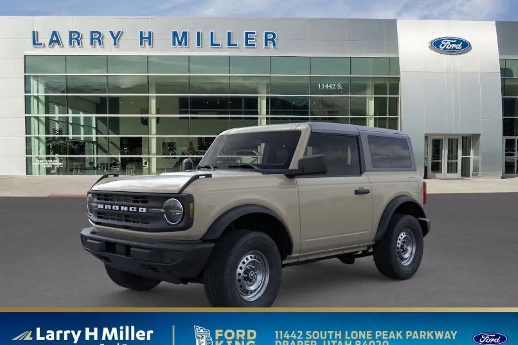 2025 Ford Bronco Base photo 1