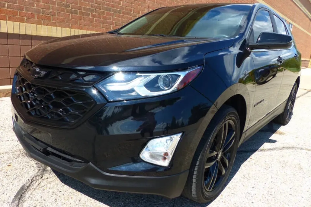 2021 Chevrolet Equinox LT photo 1