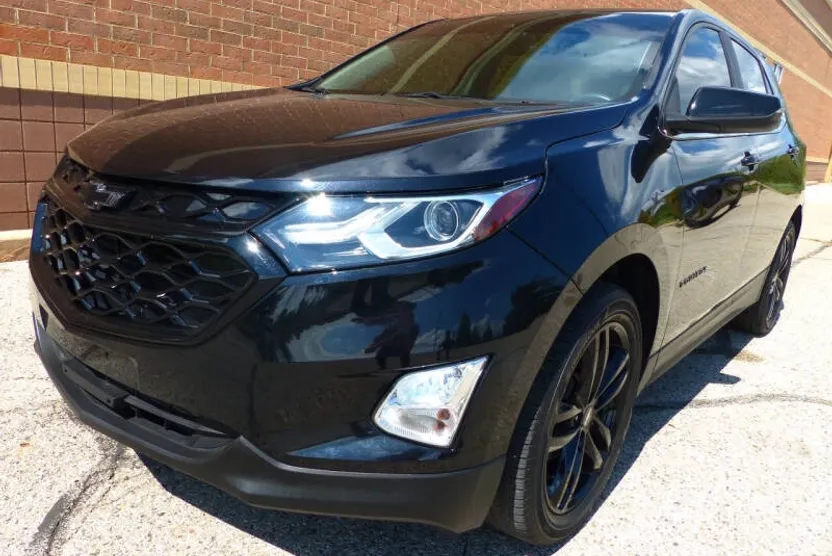 2021 Chevrolet Equinox LT photo 1