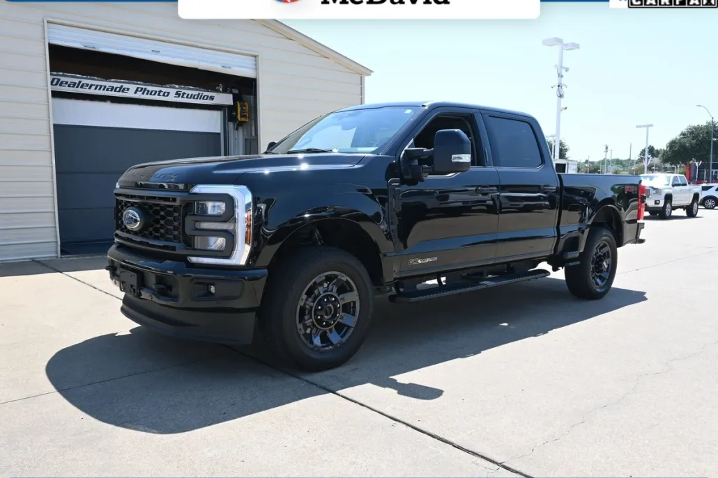 2024 Ford F-350 Lariat photo 1