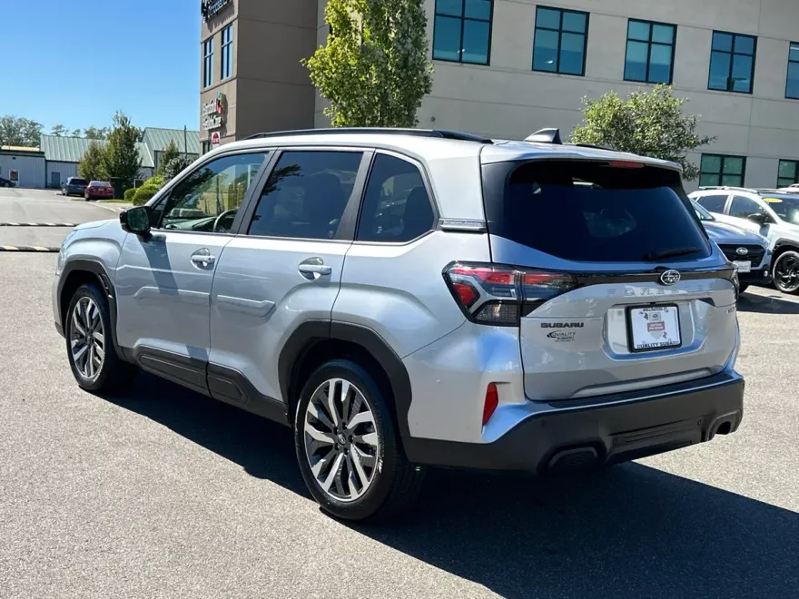 2025 Subaru Forester Touring photo 1