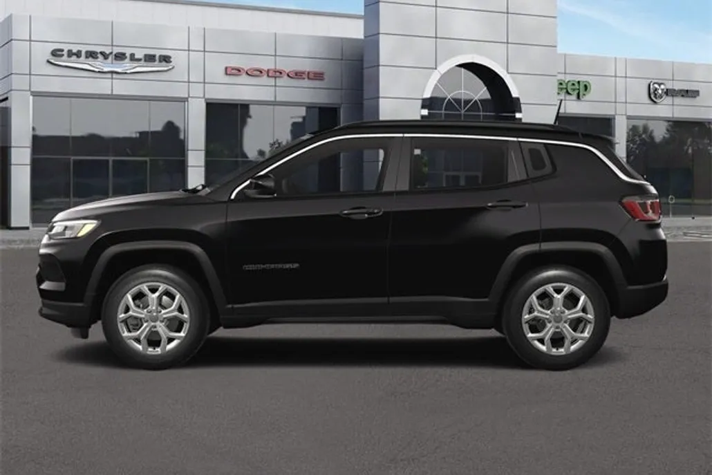 2024 Jeep Compass Latitude photo 1