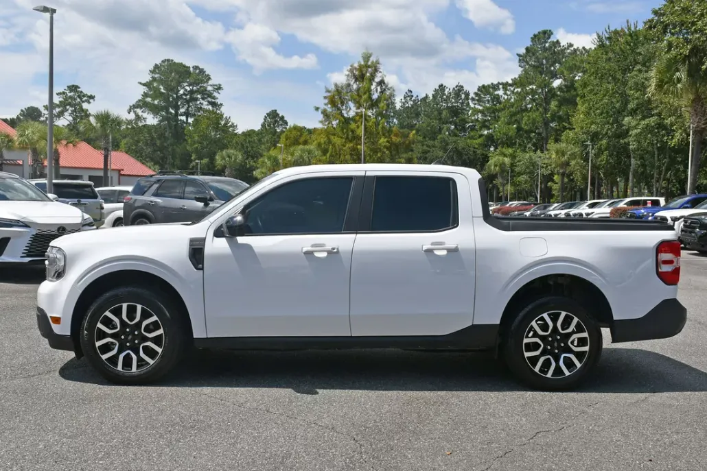 2024 Ford Maverick Lariat photo 1