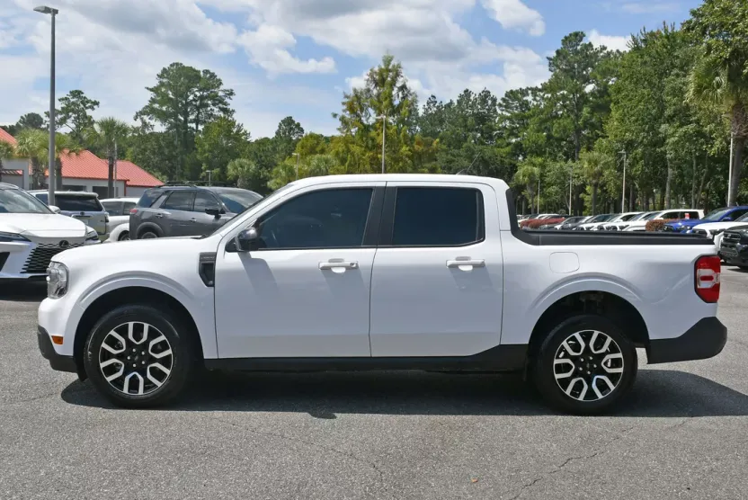 2024 Ford Maverick Lariat photo 1