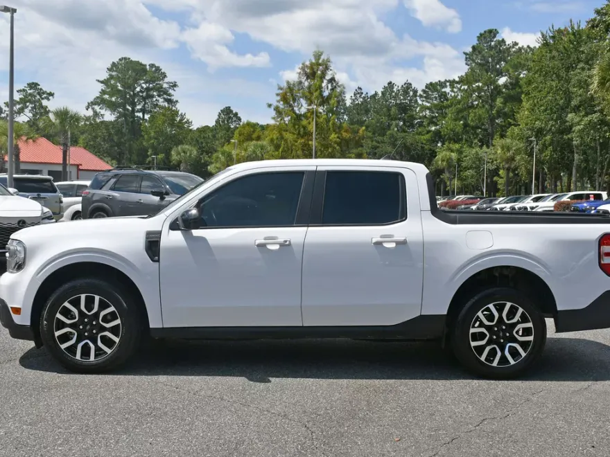 2024 Ford Maverick Lariat photo 1