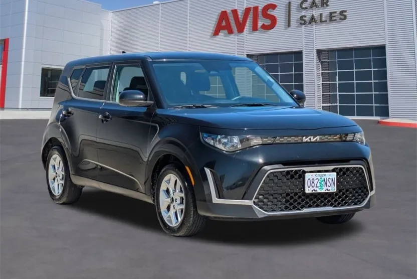 2023 Kia Soul LX photo 1