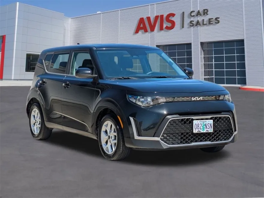 2023 Kia Soul LX photo 1