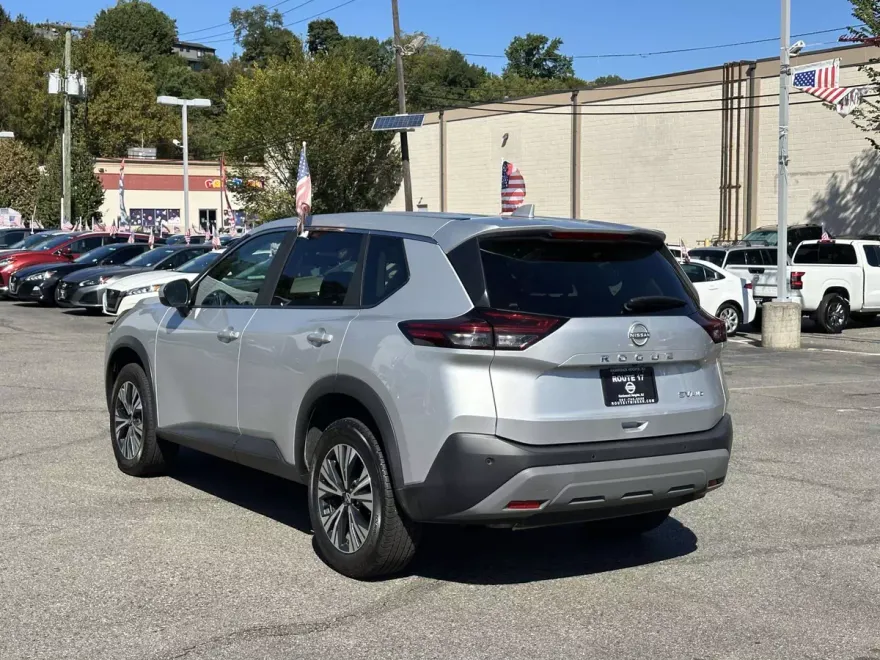 2023 Nissan Rogue SV photo 1