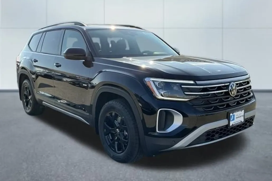2026 Volkswagen Atlas Peak Edition SE photo 1