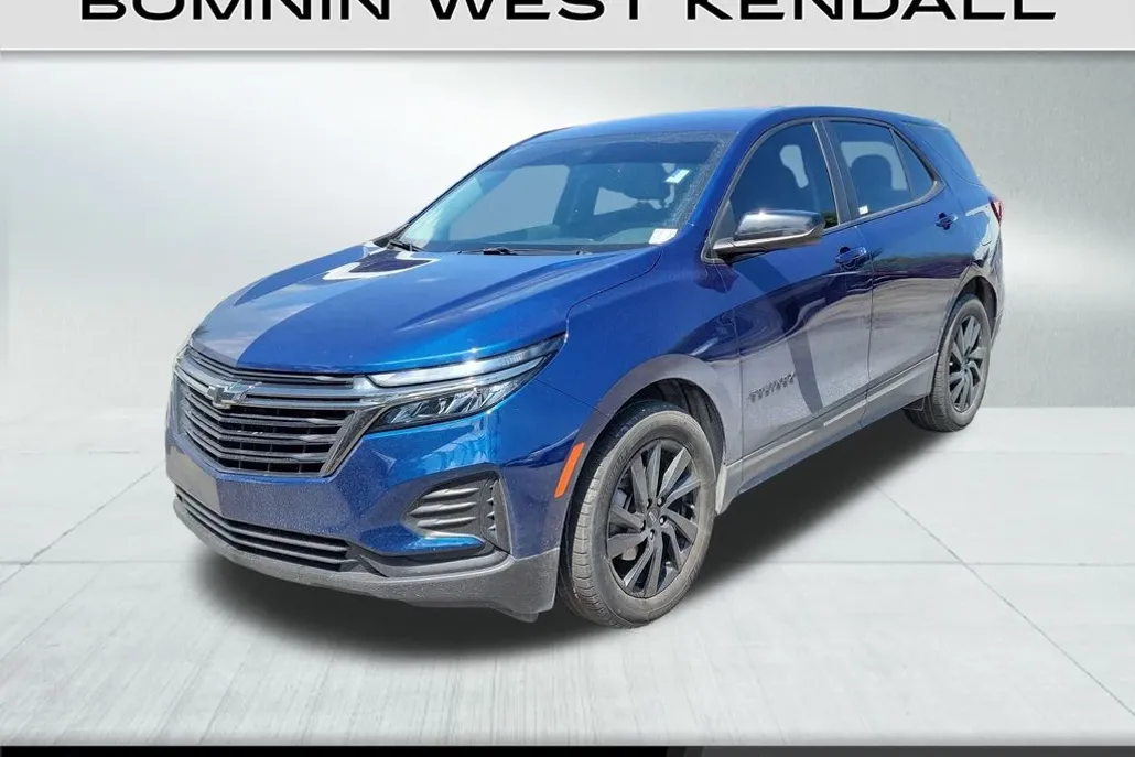 2023 Chevrolet Equinox LS photo 1