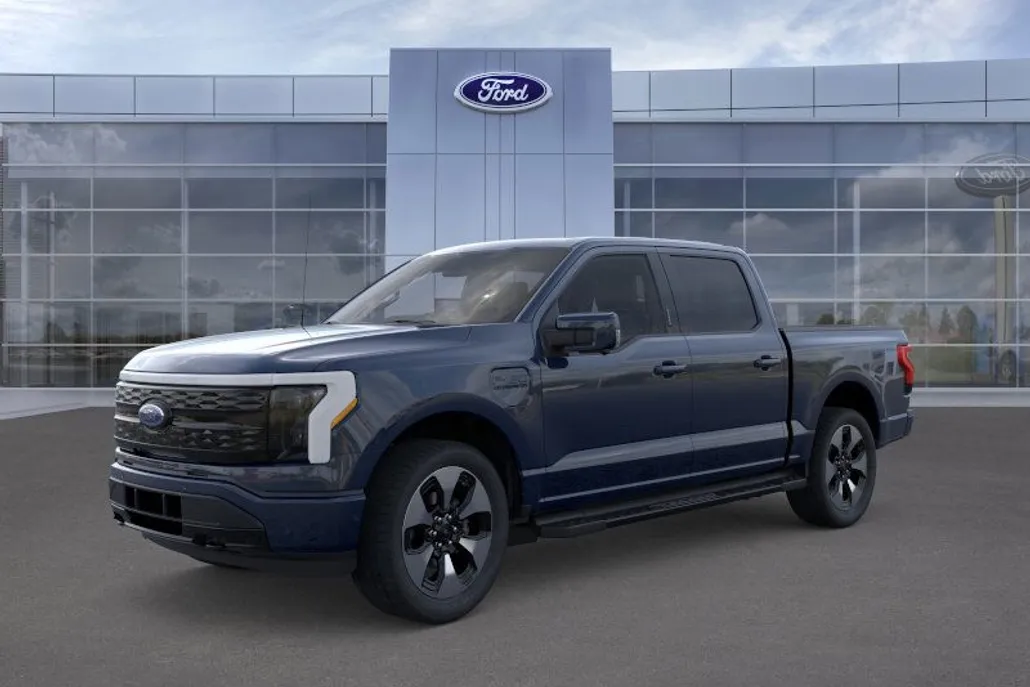 2022 Ford F-150 Lightning Platinum photo 1