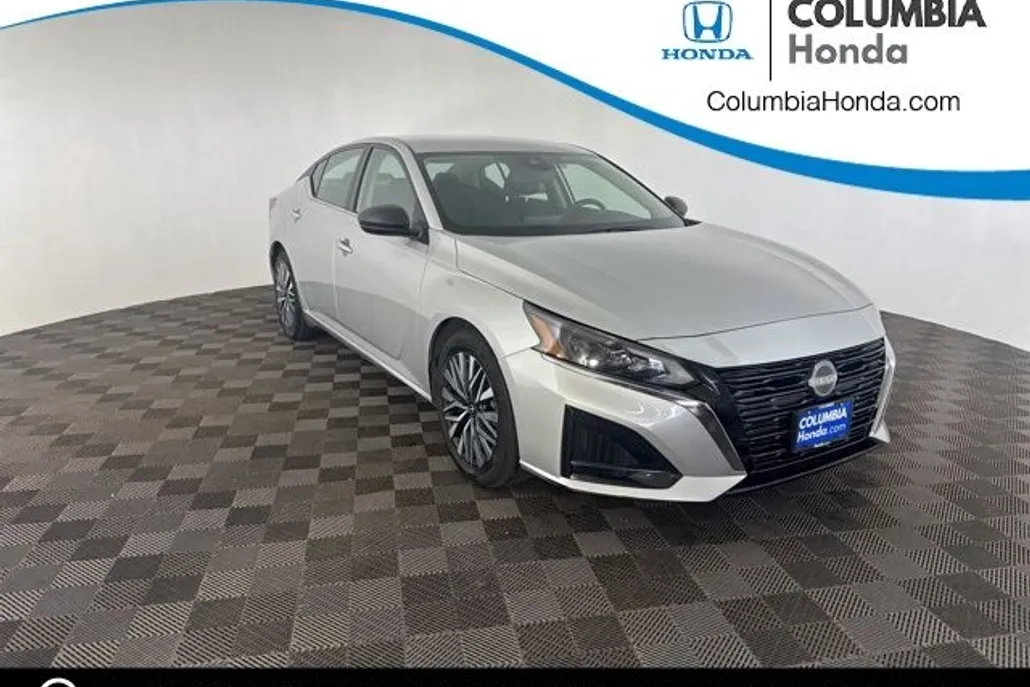 2024 Nissan Altima 2.5 SV photo 1