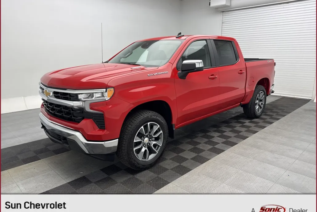 2025 Chevrolet Silverado 1500 LT photo 1