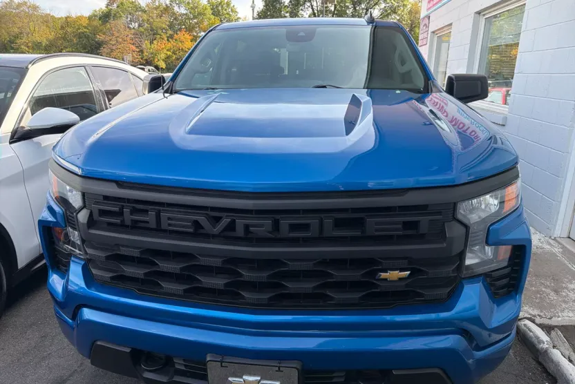 2023 Chevrolet Silverado 1500 Custom photo 1