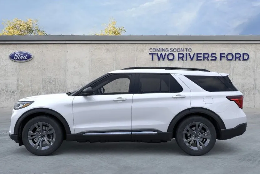 2025 Ford Explorer photo 1