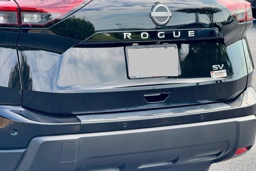 2024 Nissan Rogue SV photo 1
