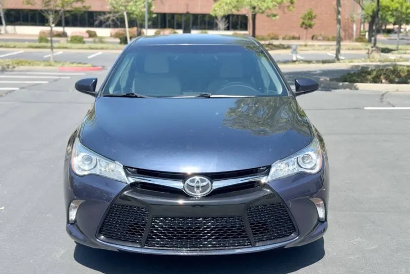 2017 Toyota Camry XLE XSE photo 1