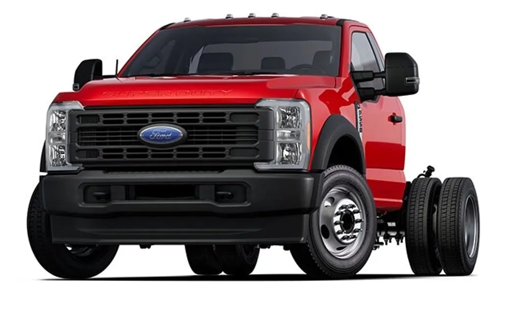 2025 Ford F-550 photo 1
