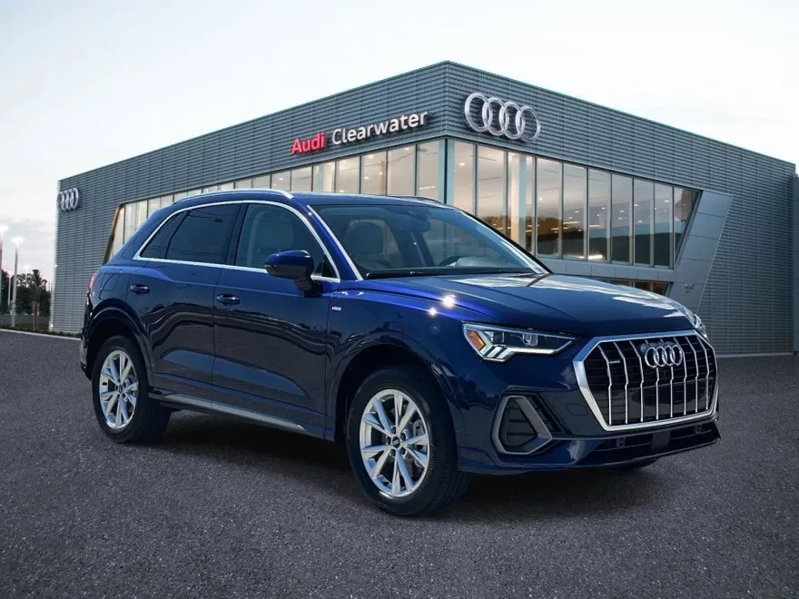 2025 Audi Q3 S line Premium photo 1