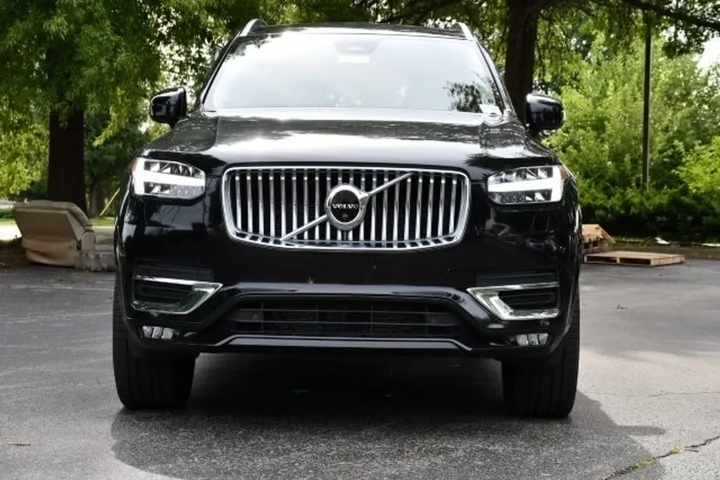 2023 Volvo XC90 AWD Ultimate photo 1