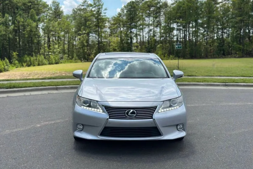 2013 Lexus ES 350 photo 1
