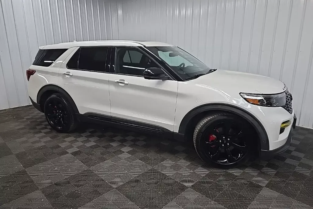 2021 Ford Explorer ST photo 1