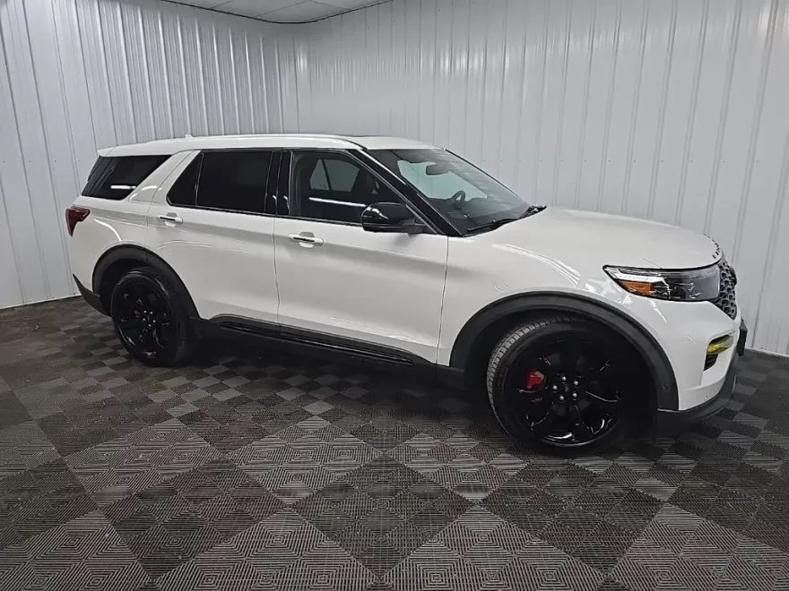 2021 Ford Explorer ST photo 1