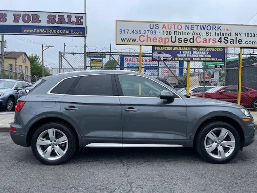 2018 Audi Q5 2.0T Premium Plus photo 1