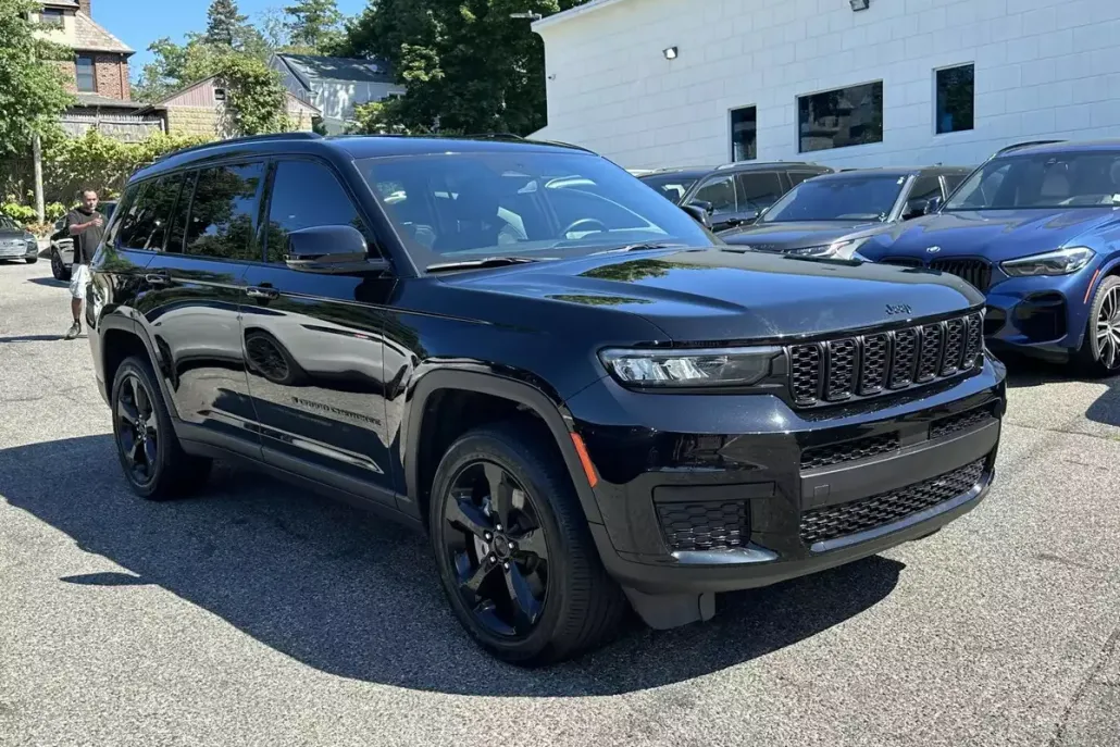 2022 Jeep Grand Cherokee Altitude photo 1