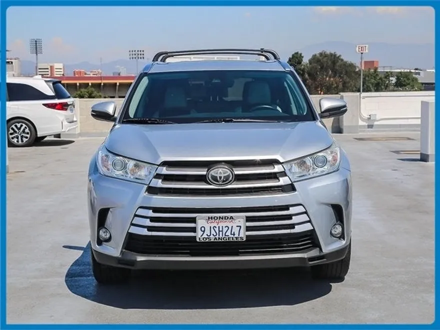 2019 Toyota Highlander XLE photo 1