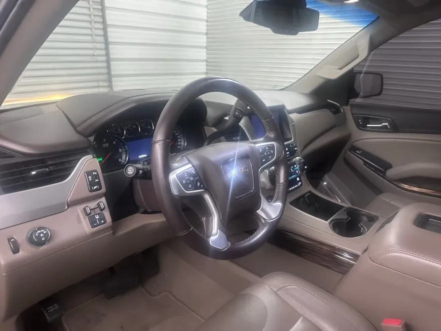 2020 Gmc Yukon SLT photo 1