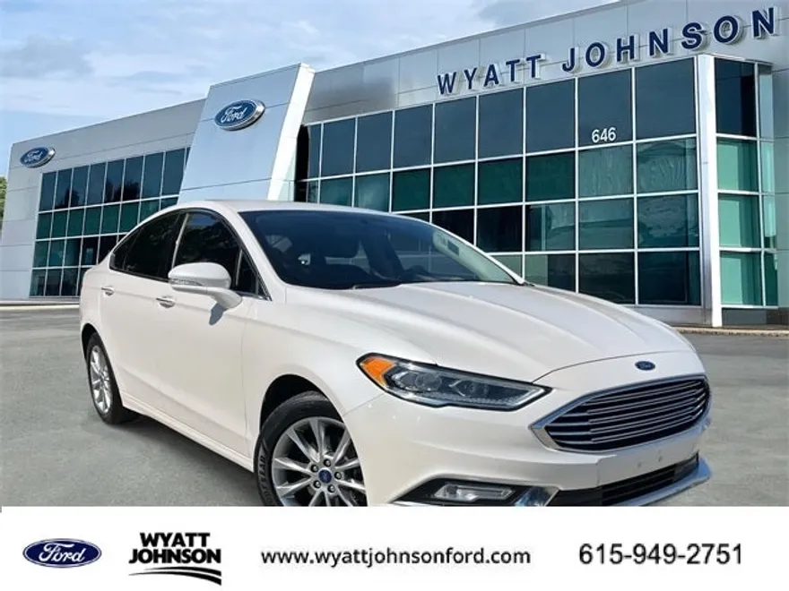 2017 Ford Fusion SE photo 1