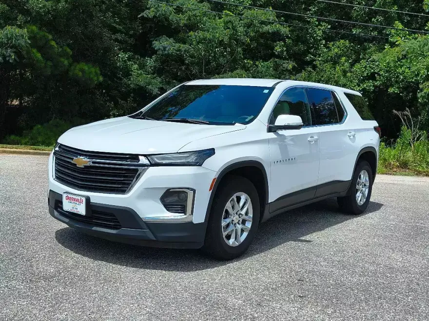 2022 Chevrolet Traverse LS photo 1