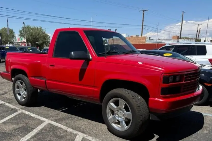 1988 Chevrolet Silverado photo 1