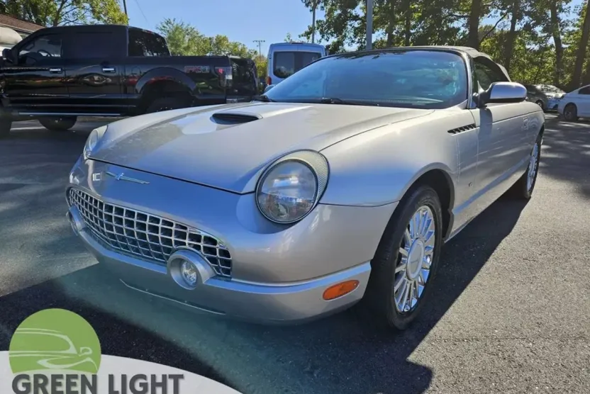 2004 Ford Thunderbird Deluxe photo 1