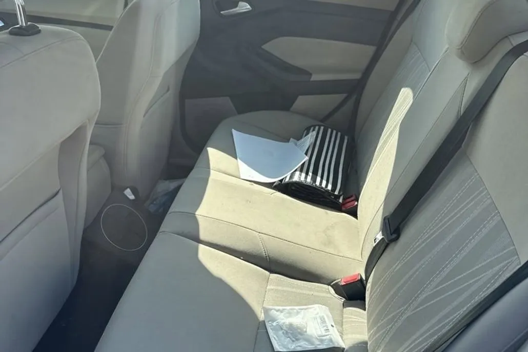 2015 Ford Focus SE photo 1