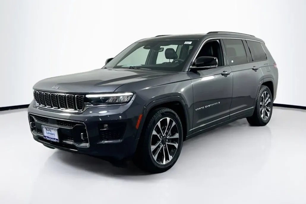 2023 Jeep Grand Cherokee Overland photo 1