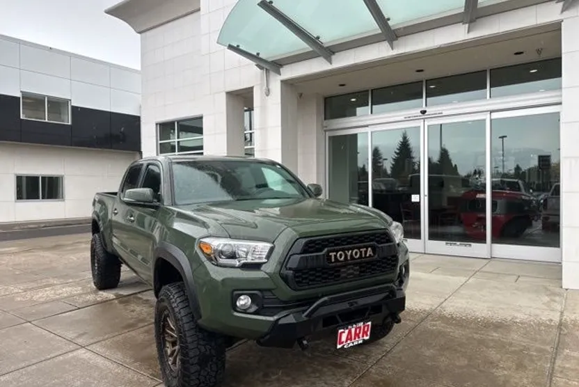 2021 Toyota Tacoma TRD Off-Road photo 1