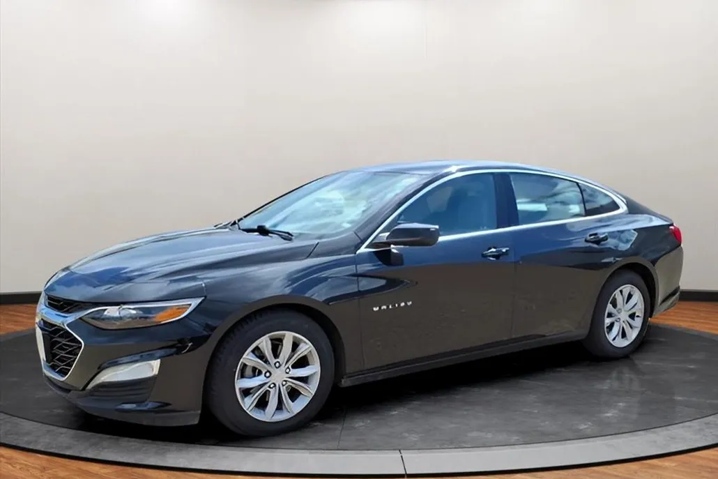 2024 Chevrolet Malibu 1LT photo 1