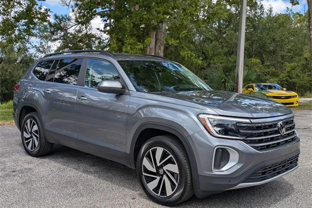 2024 Volkswagen Atlas SE Technology photo 1