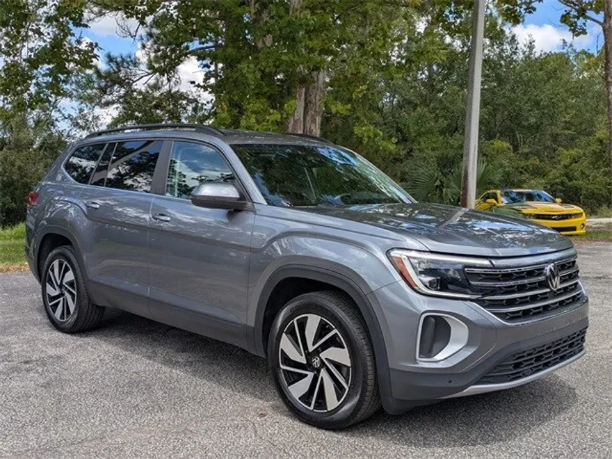 2024 Volkswagen Atlas SE Technology photo 1