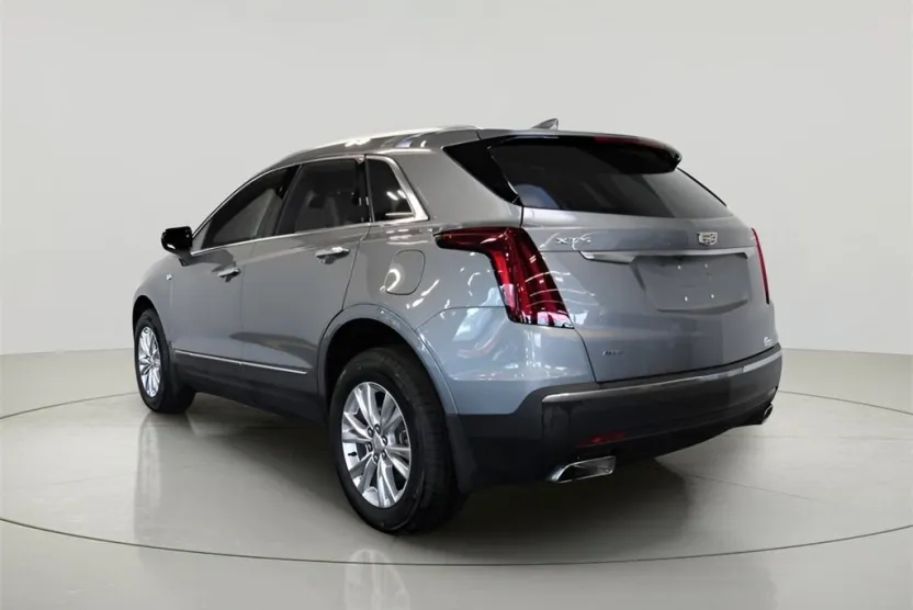 2023 Cadillac XT5 Luxury photo 1