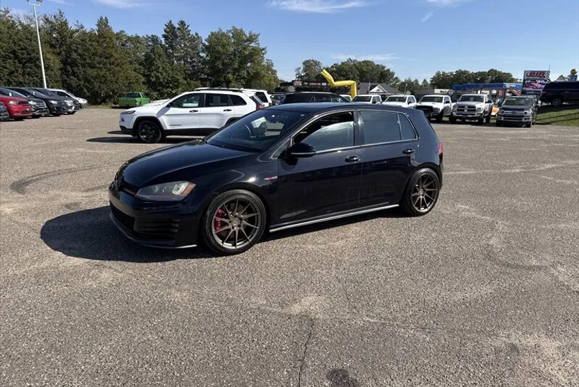 2016 Volkswagen Golf GTI Base SE Autobahn photo 1