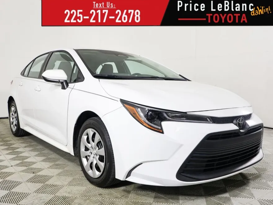 2023 Toyota Corolla LE photo 1